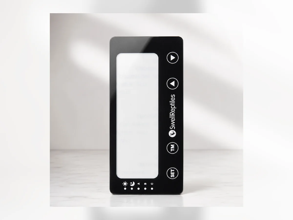 PMMA and PC panel details compared for custom applications
