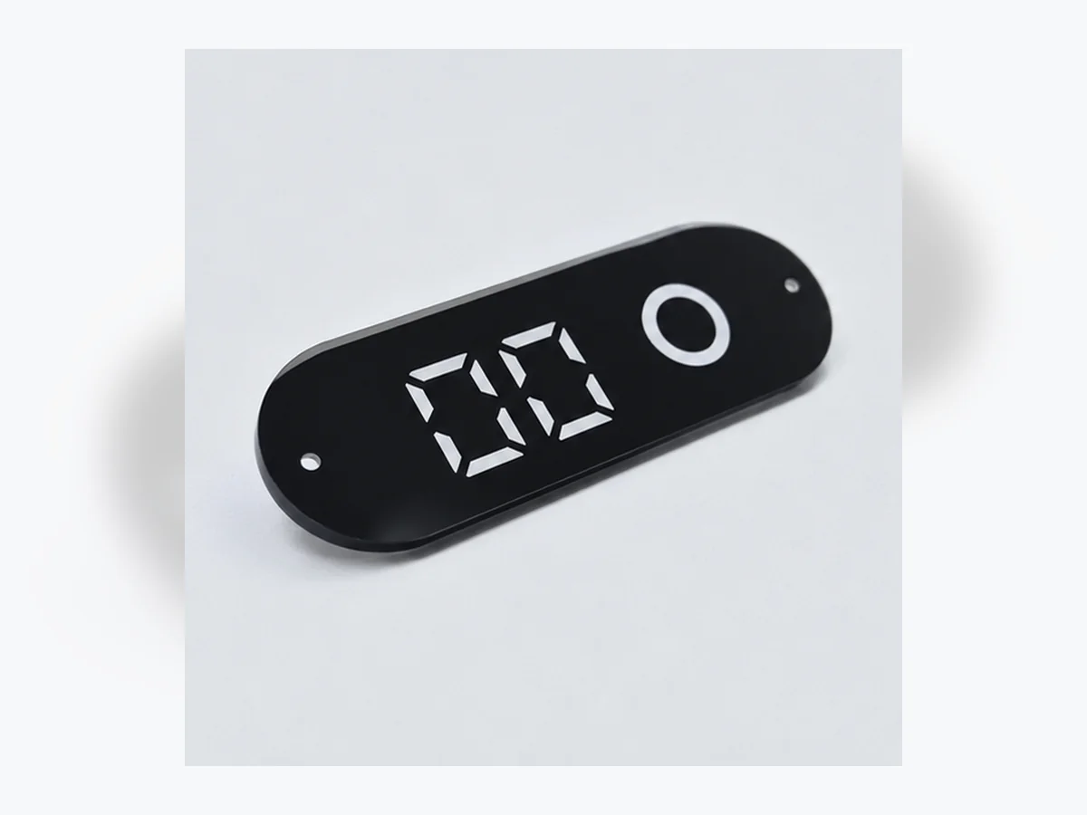 Digital display lens cutout and border alignment details